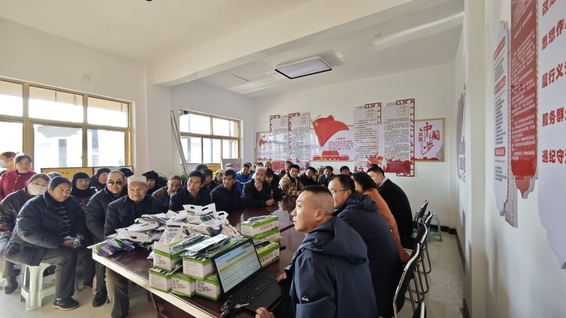 经济作物与啤酒原料研究所科技人员...