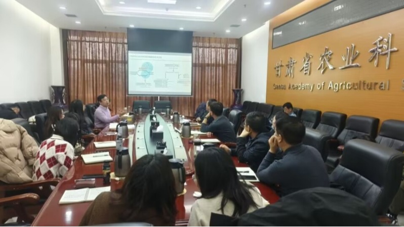 经济作物与啤酒原料研究所举办学术...